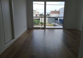 3 bedroom single storey house with garden and swimming pool in Quinta das Laranjeiras