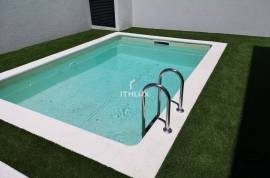 3 bedroom single storey house with garden and swimming pool in Quinta das Laranjeiras