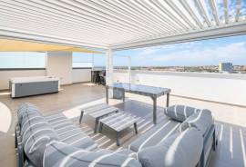 3 Bedroom Penthouse Apartment with Private Rooftop and Ria Formosa View in Faro