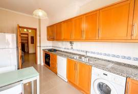 3 bedroom apartment 500m from the beach in Quarteira