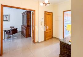 3 bedroom apartment 500m from the beach in Quarteira