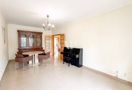3 bedroom apartment 500m from the beach in Quarteira