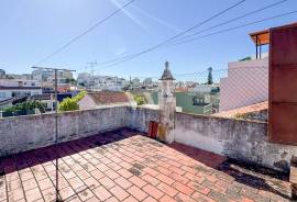 Renovation Opportunity in the Center of Loulé – Villa with Terrace and Annex