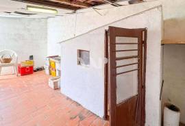 Renovation Opportunity in the Center of Loulé – Villa with Terrace and Annex