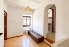 Renovation Opportunity in the Center of Loulé – Villa with Terrace and Annex