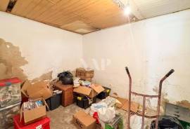 Renovation Opportunity in the Center of Loulé – Villa with Terrace and Annex