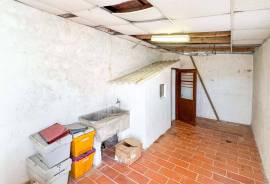 Renovation Opportunity in the Center of Loulé – Villa with Terrace and Annex