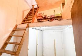 Renovation Opportunity in the Center of Loulé – Villa with Terrace and Annex