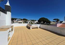 3+1 bedroom semi-detached house located in Vilamoura