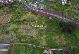 Excellent plot of land with magnificent views