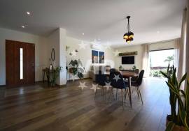 LOULÉ  - ALMANCIL - 5 BEDROOM  LUXURY DETACHED VILLA-  SWIMMING POOL - GARDENS