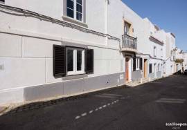 Centrally located 2 bedroom apartment in the Historic centre of Lagos