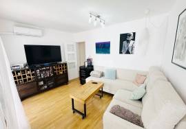 Flat with large private terrace and super bright