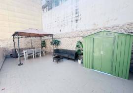 Flat with large private terrace and super bright