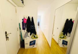 Flat with large private terrace and super bright