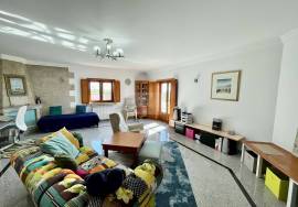House with a total area of 1380 m2 in Santa Bárbara - Lourinhã