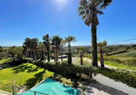 House with a total area of 1380 m2 in Santa Bárbara - Lourinhã