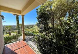 House with a total area of 1380 m2 in Santa Bárbara - Lourinhã