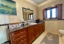 House with a total area of 1380 m2 in Santa Bárbara - Lourinhã