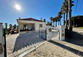 House with a total area of 1380 m2 in Santa Bárbara - Lourinhã