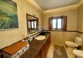 House with a total area of 1380 m2 in Santa Bárbara - Lourinhã