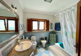 House with a total area of 1380 m2 in Santa Bárbara - Lourinhã