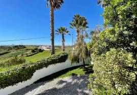 House with a total area of 1380 m2 in Santa Bárbara - Lourinhã