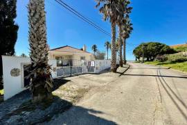 House with a total area of 1380 m2 in Santa Bárbara - Lourinhã