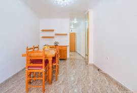 Opportunity in Torrevieja! Furnished apartment just 350 meters from Playa del Cura