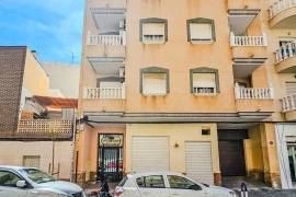 Opportunity in Torrevieja! Furnished apartment just 350 meters from Playa del Cura