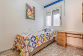 Opportunity in Torrevieja! Furnished apartment just 350 meters from Playa del Cura