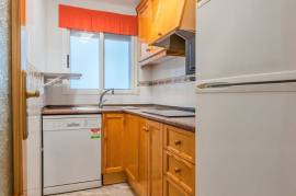 Opportunity in Torrevieja! Furnished apartment just 350 meters from Playa del Cura
