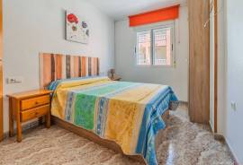 Opportunity in Torrevieja! Furnished apartment just 350 meters from Playa del Cura