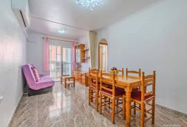 Opportunity in Torrevieja! Furnished apartment just 350 meters from Playa del Cura
