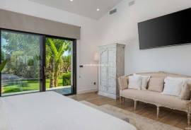 SALE of exclusive designer VILLA. Between Elche and Santa Pola.
