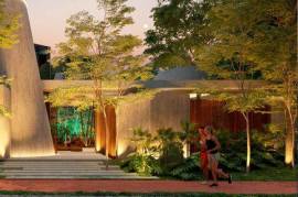 Privileged Lot with Jungle Views and a Range of Amenities