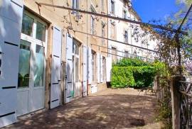 Magnificent Bourgeois House To Renovate With Over 500 M2 Of Living Space And A Front Terrace. Unique