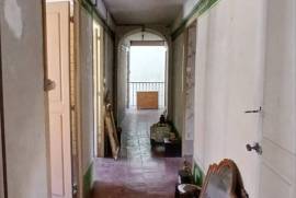 Magnificent Bourgeois House To Renovate With Over 500 M2 Of Living Space And A Front Terrace. Unique