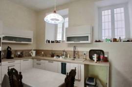 Magnificent Bourgeois House To Renovate With Over 500 M2 Of Living Space And A Front Terrace. Unique