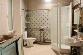 Magnificent Bourgeois House To Renovate With Over 500 M2 Of Living Space And A Front Terrace. Unique