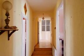 Magnificent Bourgeois House To Renovate With Over 500 M2 Of Living Space And A Front Terrace. Unique