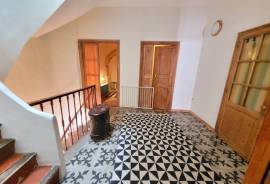 Beautiful Character House With 166 M2 Of Living Space In The Heart Of A Charming Village.