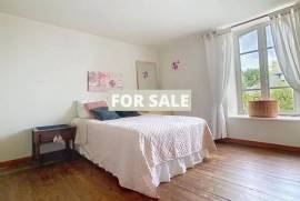 Delightful Cottage Style Property in Pretty Village