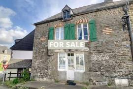 Delightful Cottage Style Property in Pretty Village