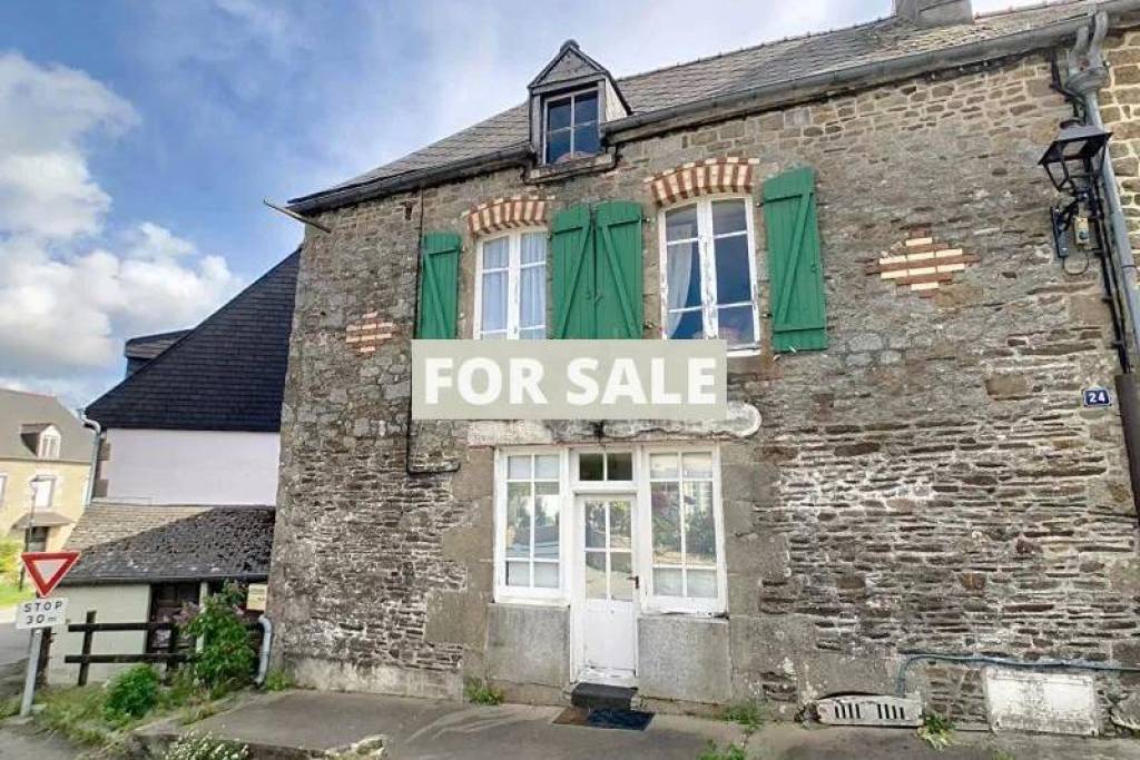 Delightful Cottage Style Property in Pretty Village