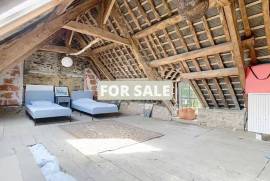 Delightful Cottage Style Property in Pretty Village