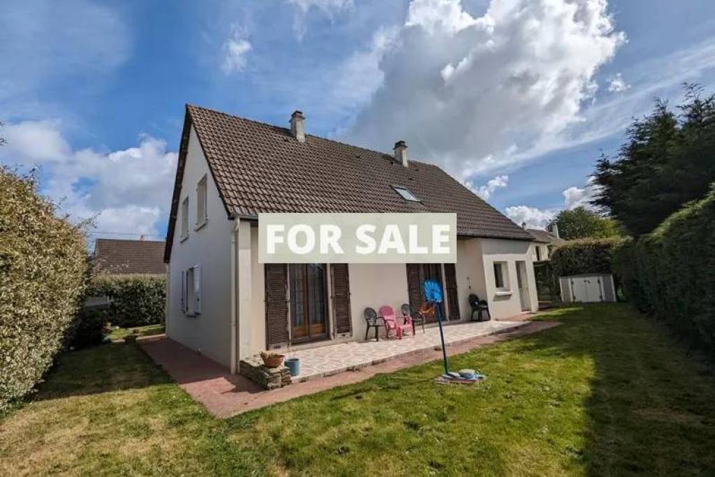 Detached House with Garden