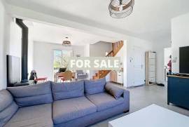 Detached House with Landscaped Garden