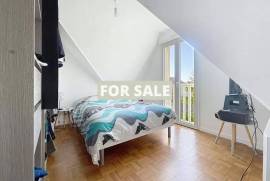 Detached House with Landscaped Garden