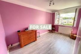 Detached House with Garden Close to the Coast